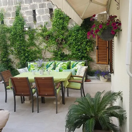 Apartment Luxury Dvor