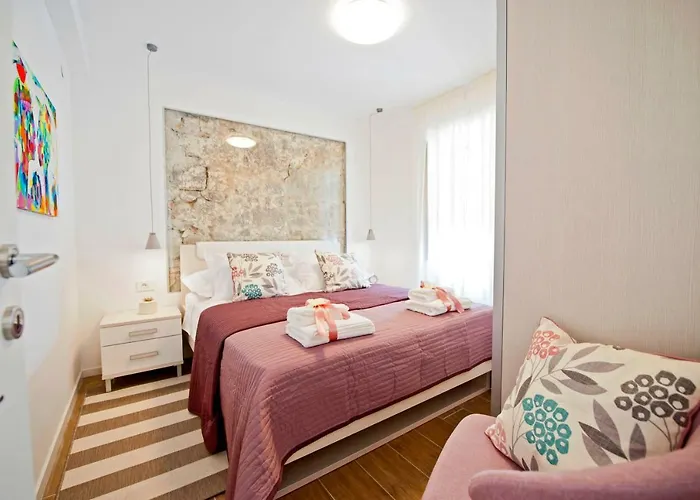 Luxury Dvor Apartamento *