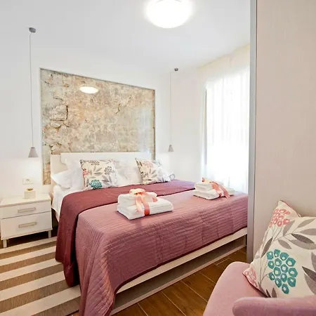 Luxury Dvor Apartman *